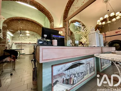 Shop/Premises commercial in Firenze