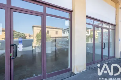 Shop/Premises commercial in Osimo