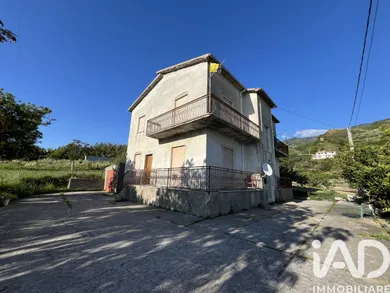 Villetta a schiera in Longobardi