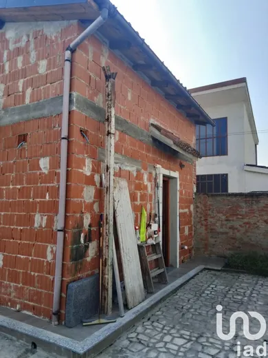 Building in Solero