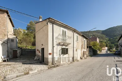 Village house in Ofena