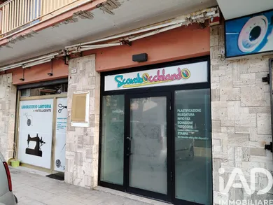 Negozio / locale commerciale in Macerata