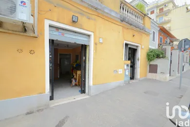 Negozio / locale commerciale in Roma