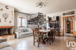 Cascina / Fattoria in Fara in Sabina