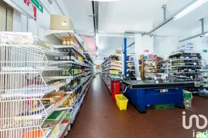 Shop/Premises commercial in Genova