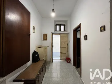 Casa di paese in Longobardi