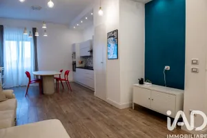 Appartamento 5 locali in Genova