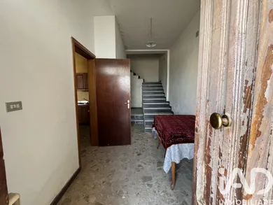 Village house in Longobardi