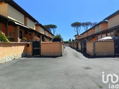 Casa / Villa indipendente in Roma