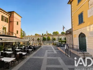 Edificio in Peschiera del Garda