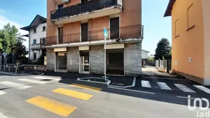 Negozio / locale commerciale in Erba
