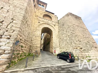 Shop/Premises commercial in Perugia