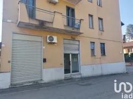 Negozio / locale commerciale in Paderno Dugnano