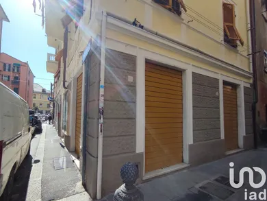 Shop/Premises commercial in Genova