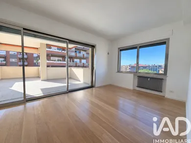 Appartamento 6 locali e più in Roma