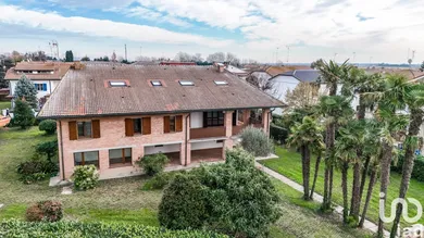 House in Migliarino
