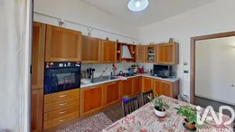 Appartamento 5 locali in Genova