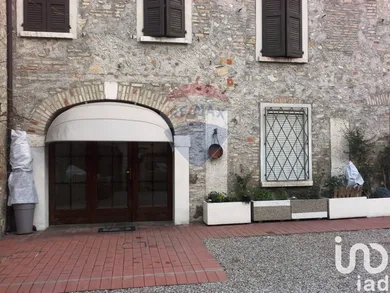 Village house in Lonato del Garda
