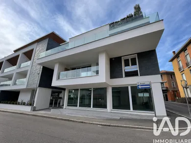 Shop/Premises commercial in Cantù