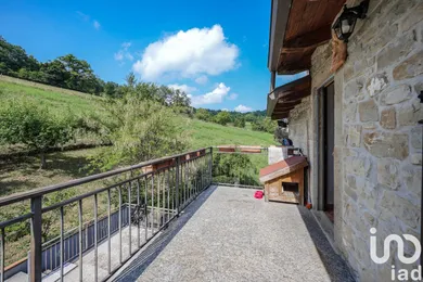 Townhouse in Tizzano Val Parma